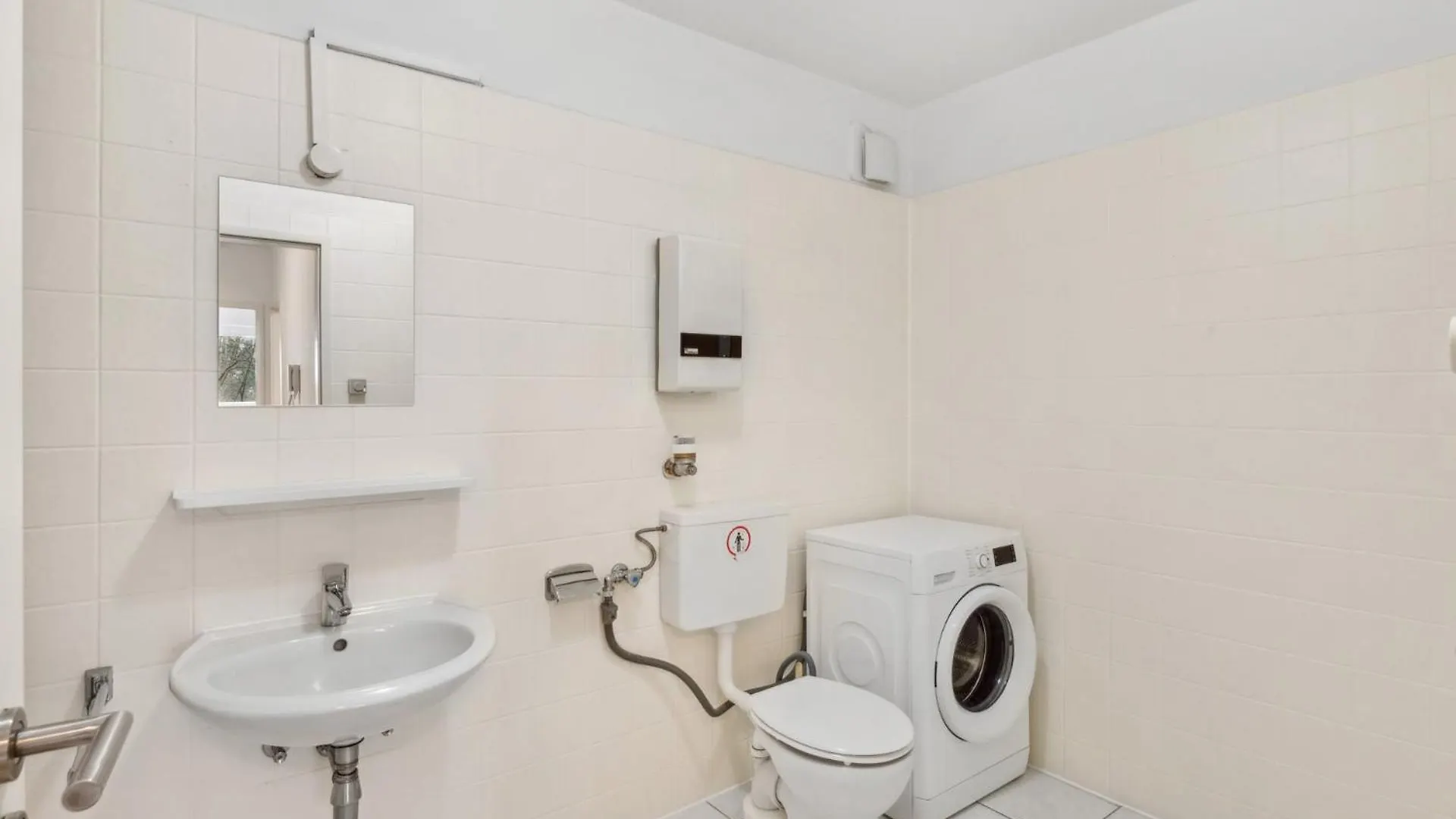 Monteur - Unterkunft Fuer Bis Zu 6 Personen In 65795 Hattersheim Am Main - Mtk06 Apartment