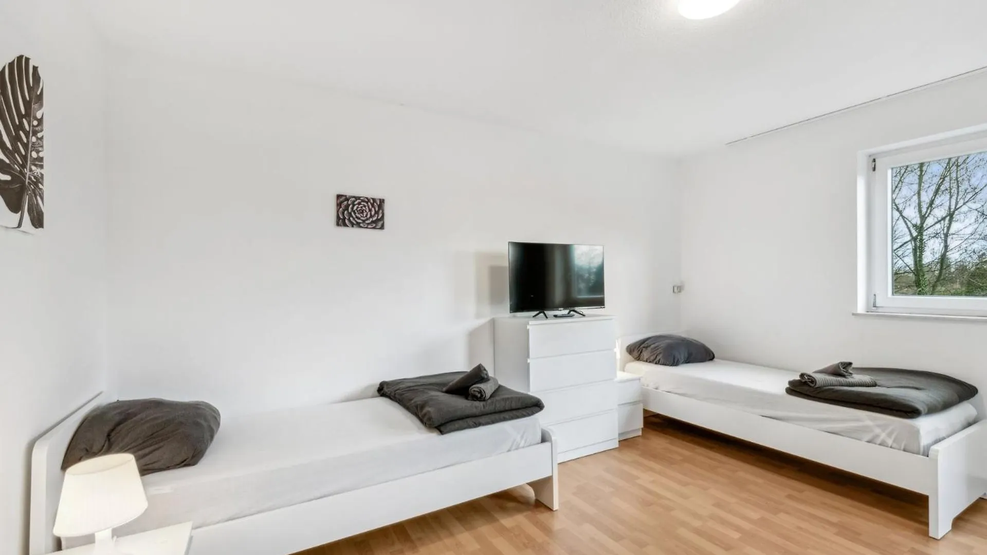 Apartment Monteur - Unterkunft Fuer Bis Zu 6 Personen In 65795 Hattersheim Am Main - Mtk06